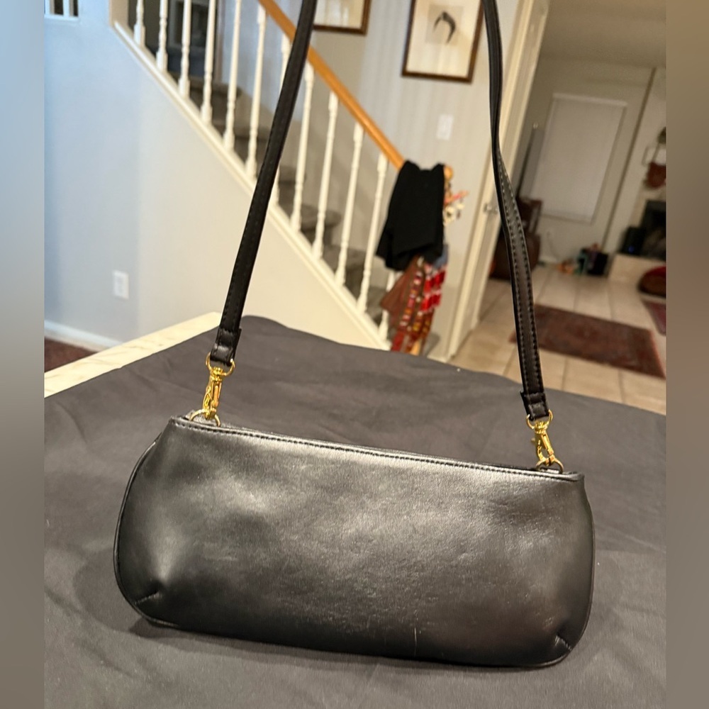 The FIND Black Leather Shoulder Bag NWOT - Picture 4 of 14